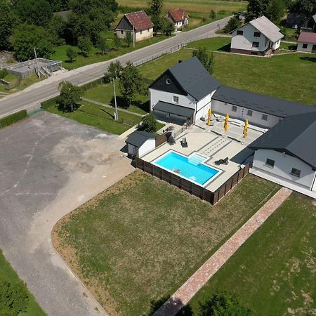 Apartmani Albatros Perusic Esterno foto