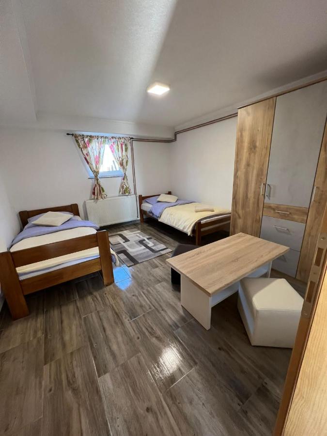 Apartmani Albatros Perusic Esterno foto