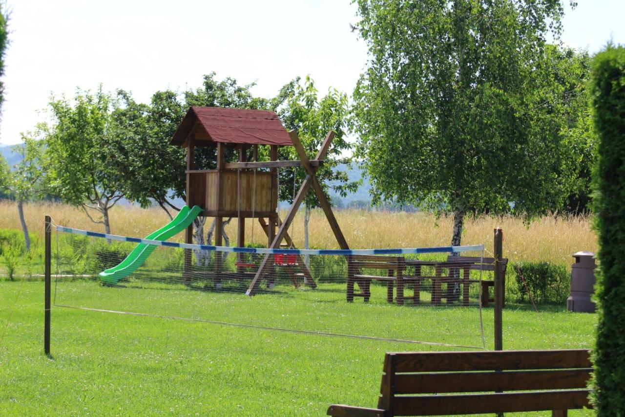 Apartmani Albatros Perusic Esterno foto